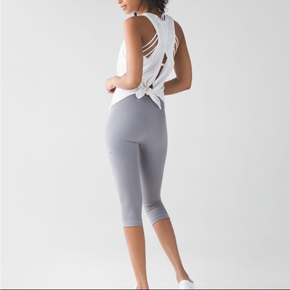 Lululemon Gray High-Waisted Capri Pants with Stretchy Fit